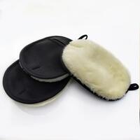 Laveta tip manusa, imitatie cashmere, pentru curatat si lustruit caroseria 